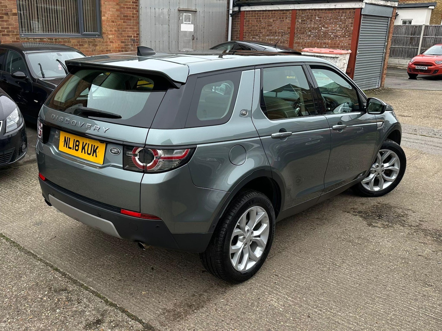 Used Land Rover Discovery Sport 2018 for sale - 77958341: Photo 3