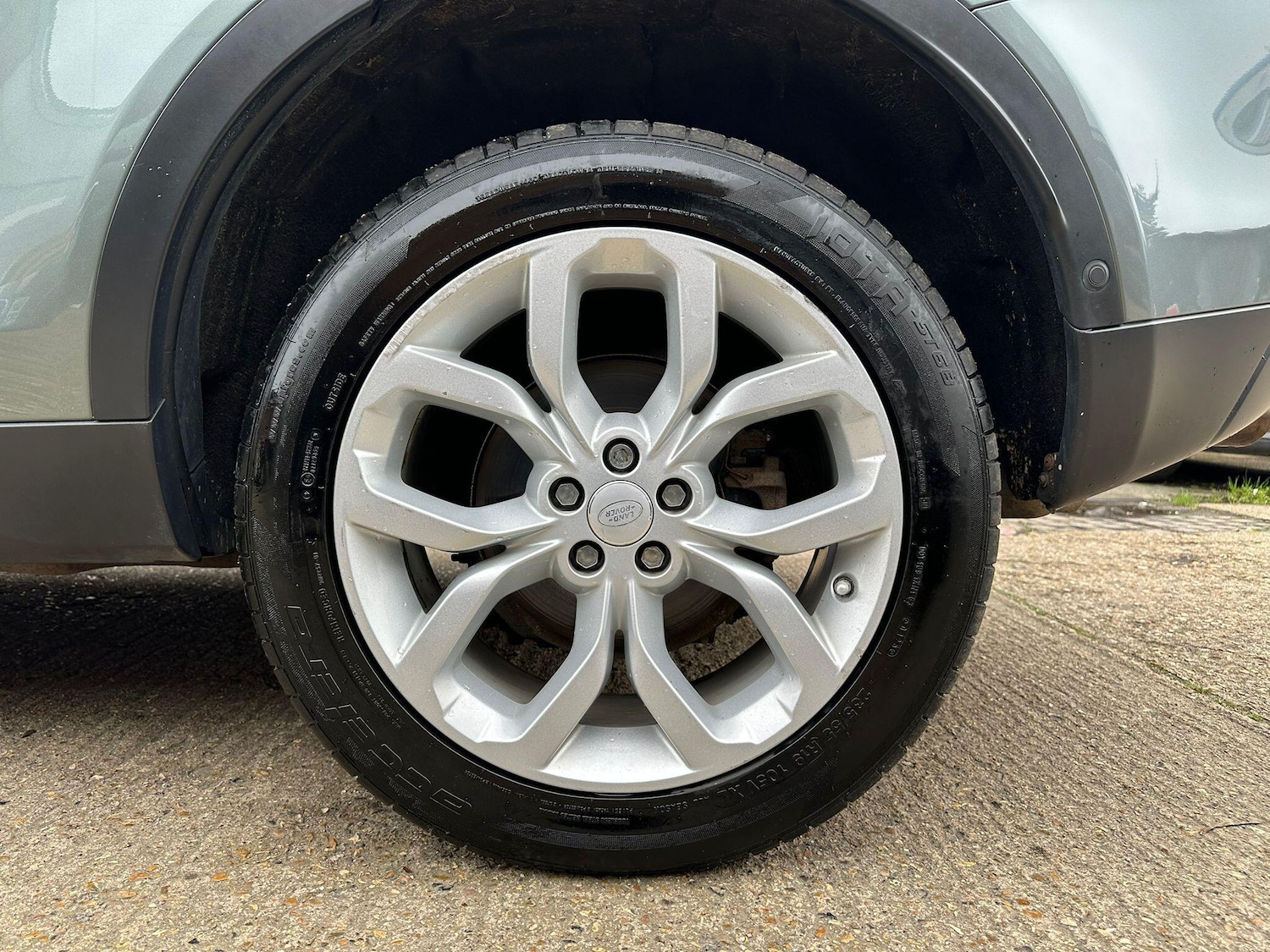 Used Land Rover Discovery Sport 2018 for sale - 77958341: Photo 32