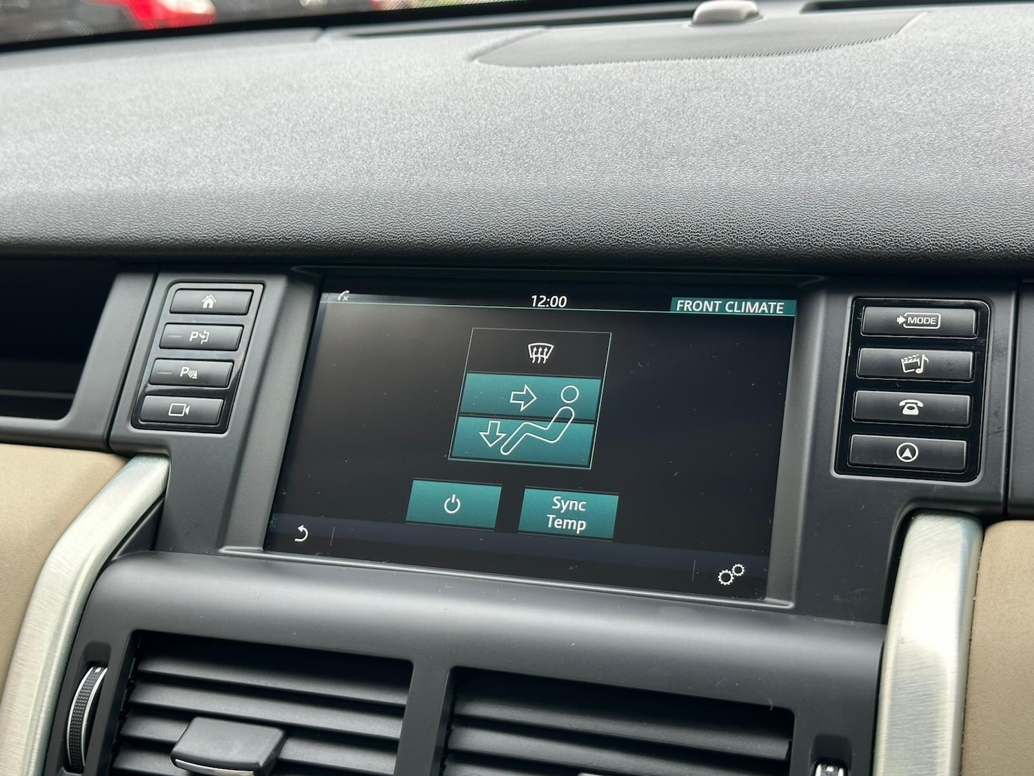 Used Land Rover Discovery Sport 2018 for sale - 77958341: Photo 46