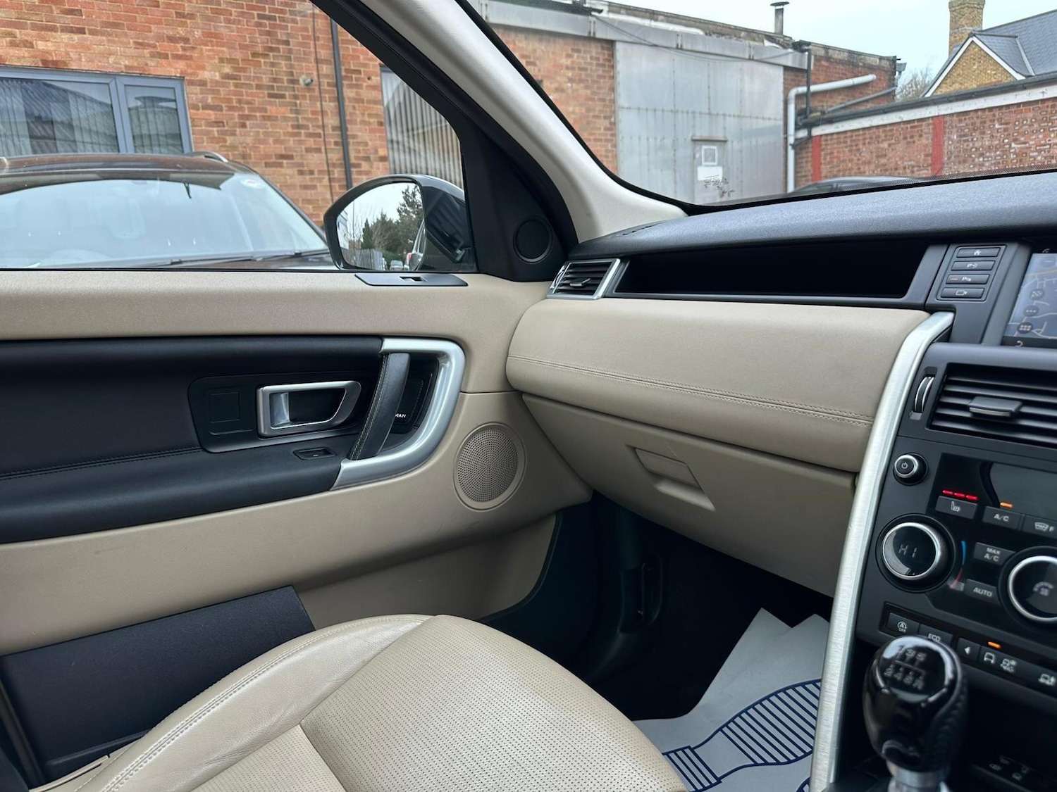 Used Land Rover Discovery Sport 2018 for sale - 77958341: Photo 50