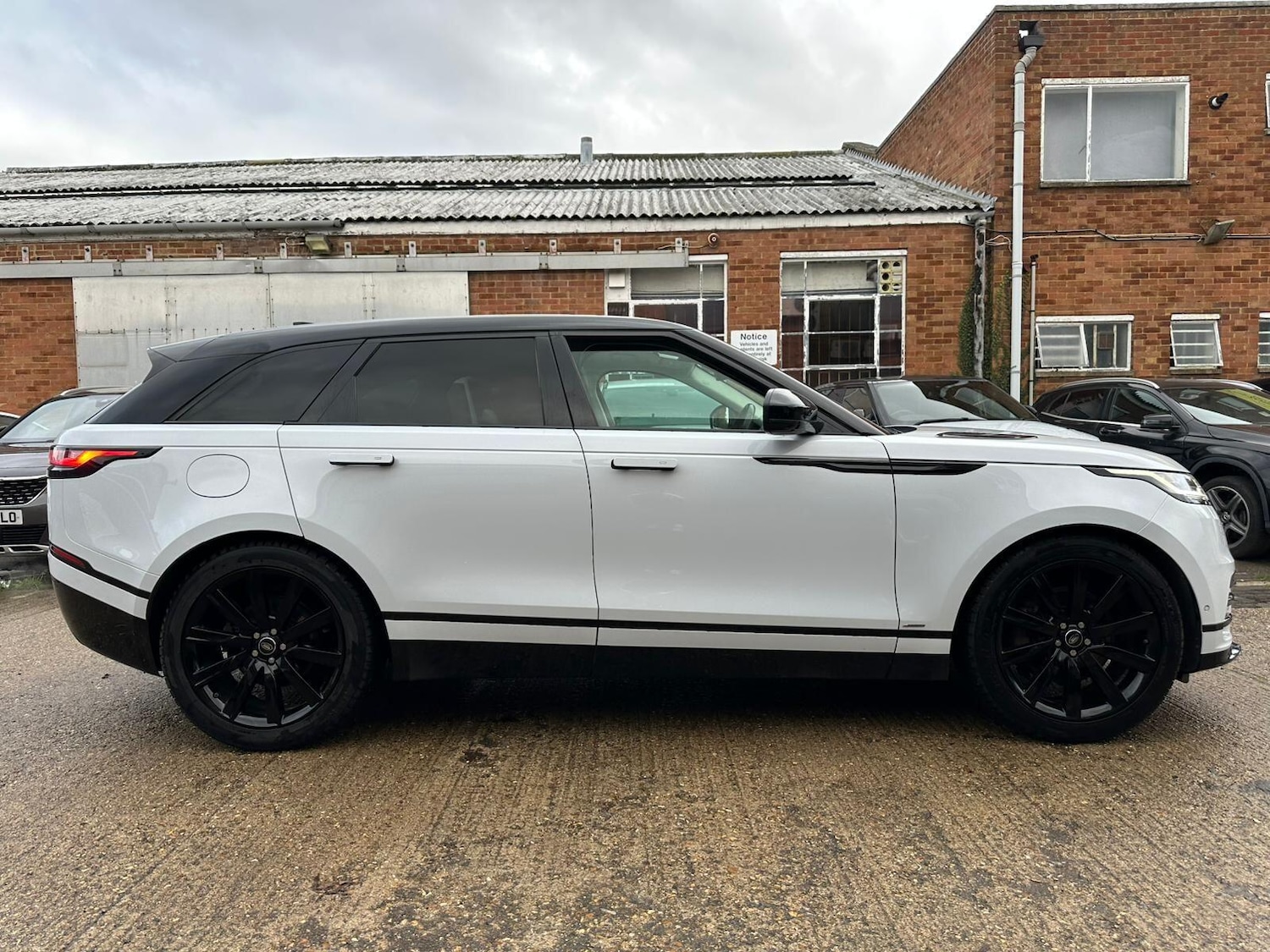 Used Land Rover Range Rover Velar 2019 for sale - 76521975: Photo 11