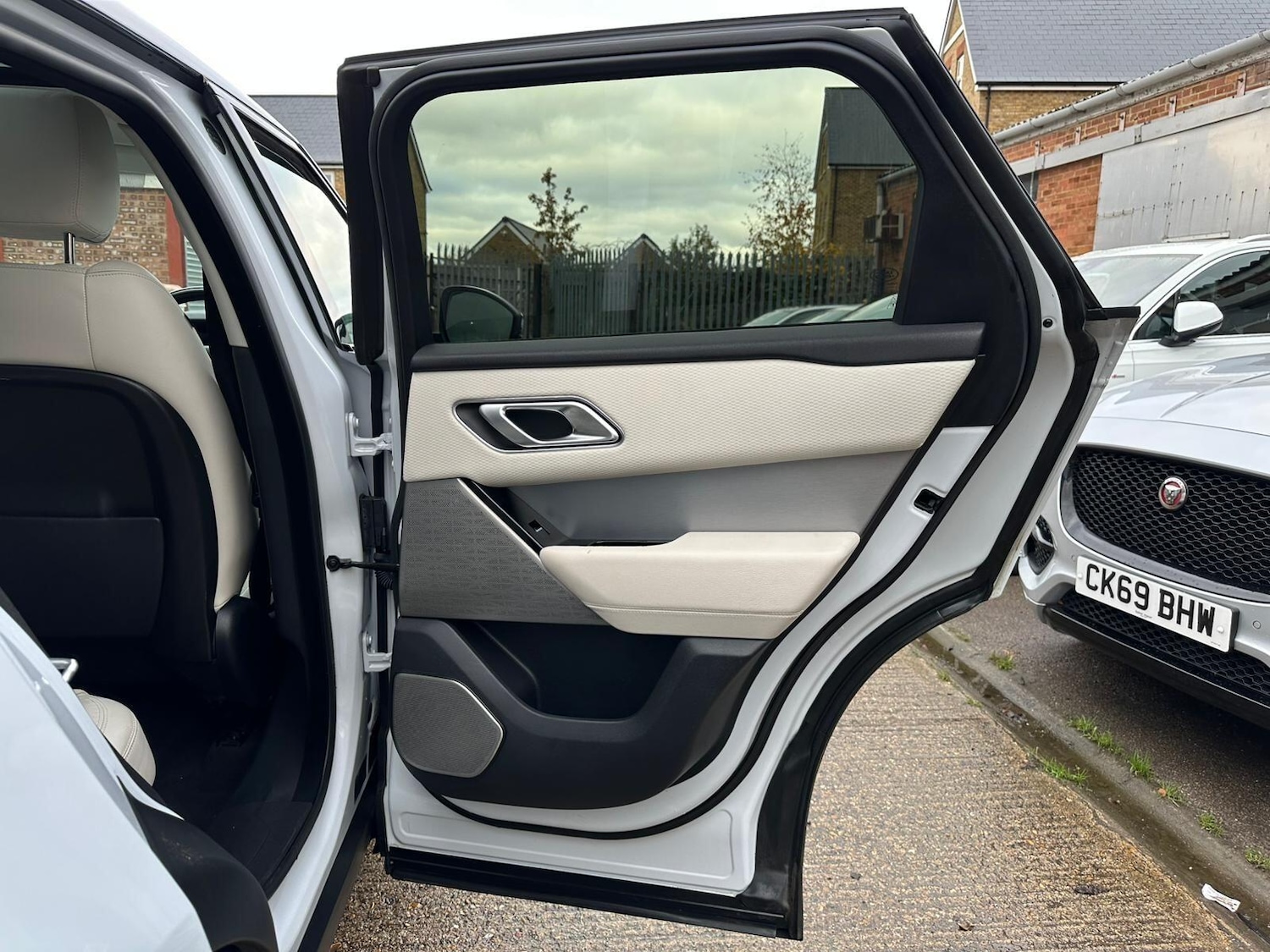 Used Land Rover Range Rover Velar 2019 for sale - 76521975: Photo 46