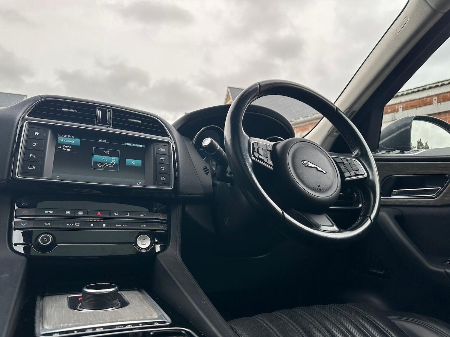 Used Jaguar F-Pace 2016 for sale - 77174987: Photo 44