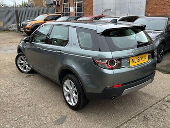 Used Land Rover Discovery Sport 2018 for sale - 77883576: Photo