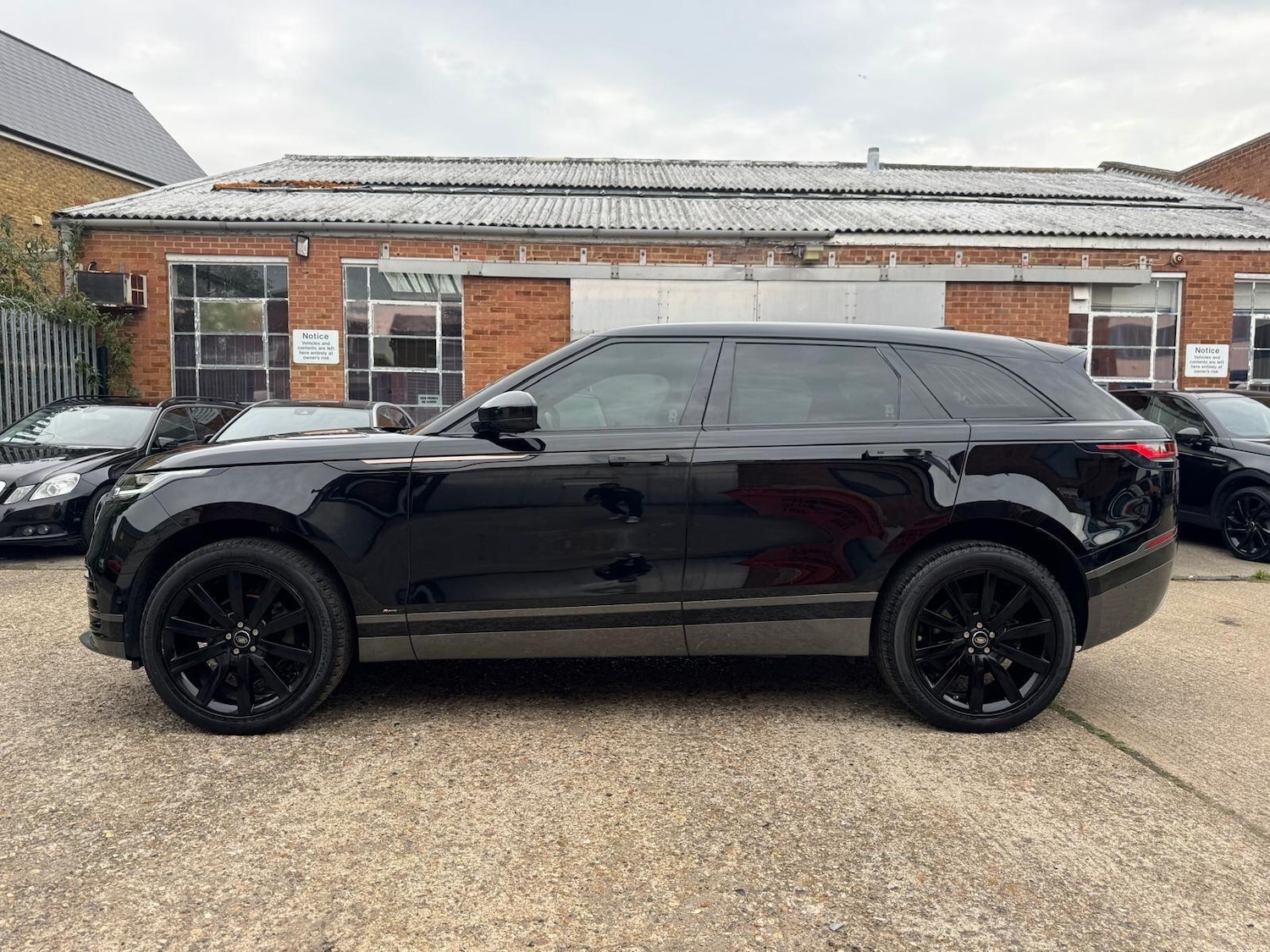 Used Land Rover Range Rover Velar 2018 for sale - 76166345: Photo 11