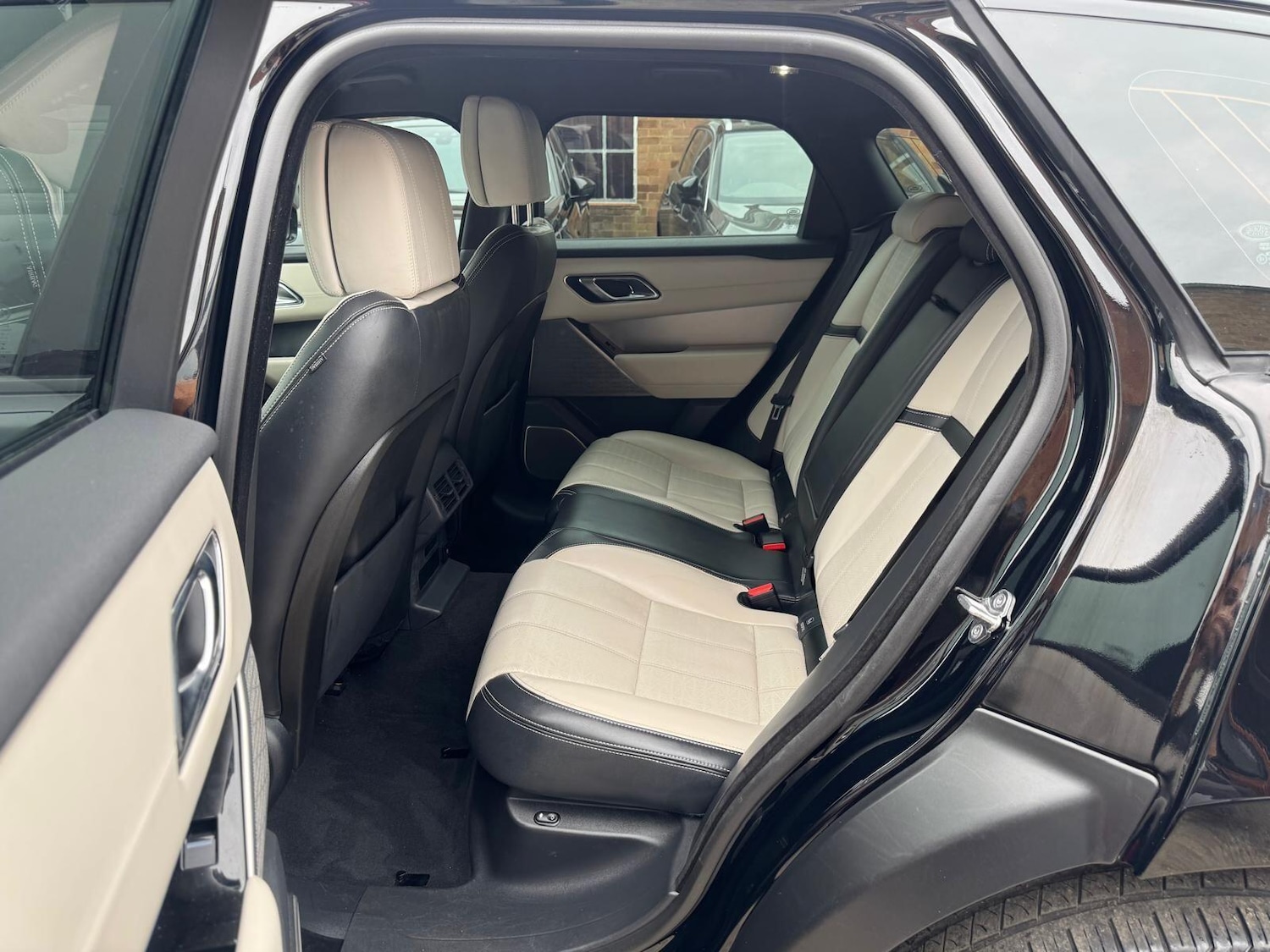 Used Land Rover Range Rover Velar 2018 for sale - 76166345: Photo 15