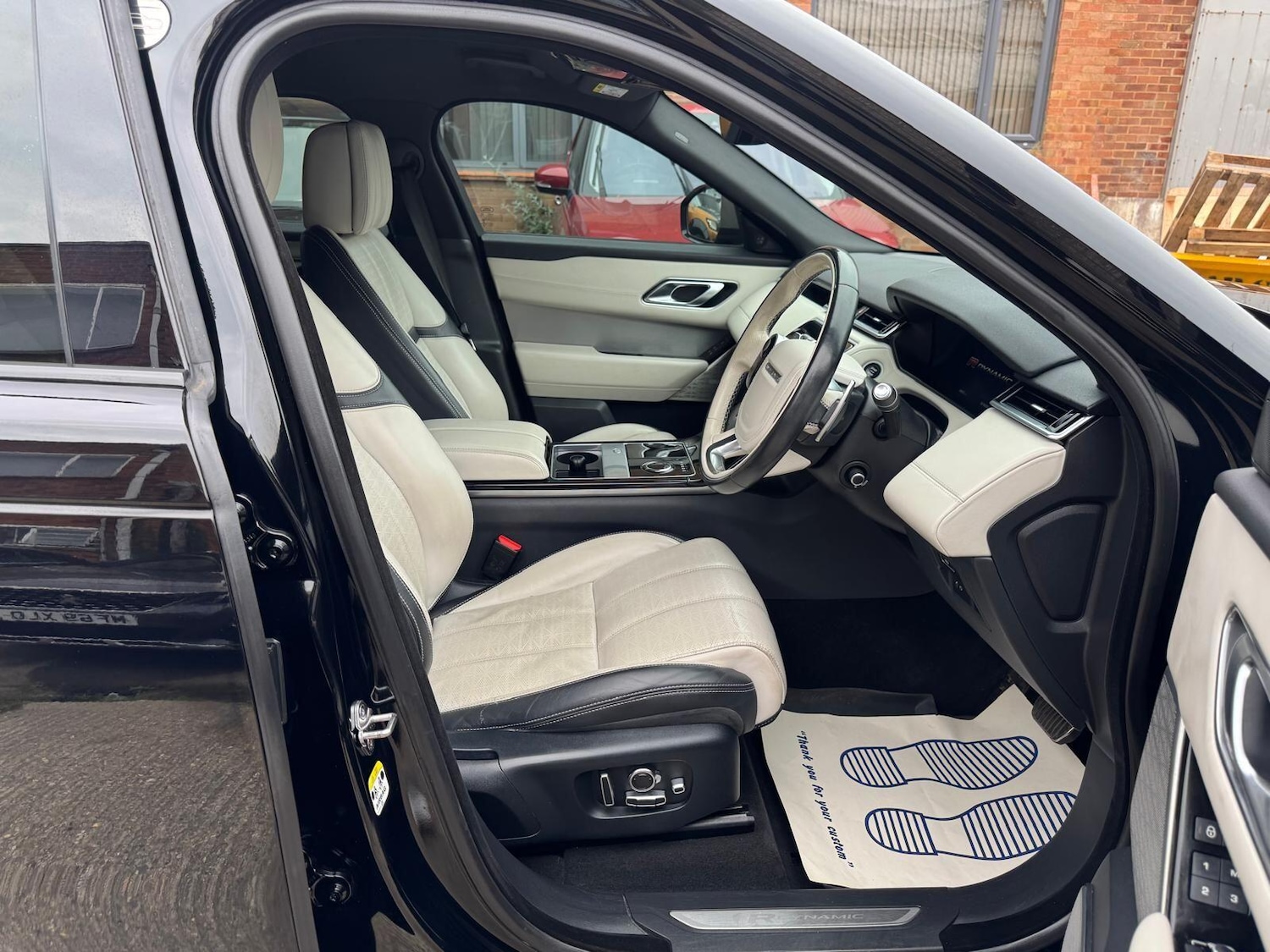 Used Land Rover Range Rover Velar 2018 for sale - 76166345: Photo 17