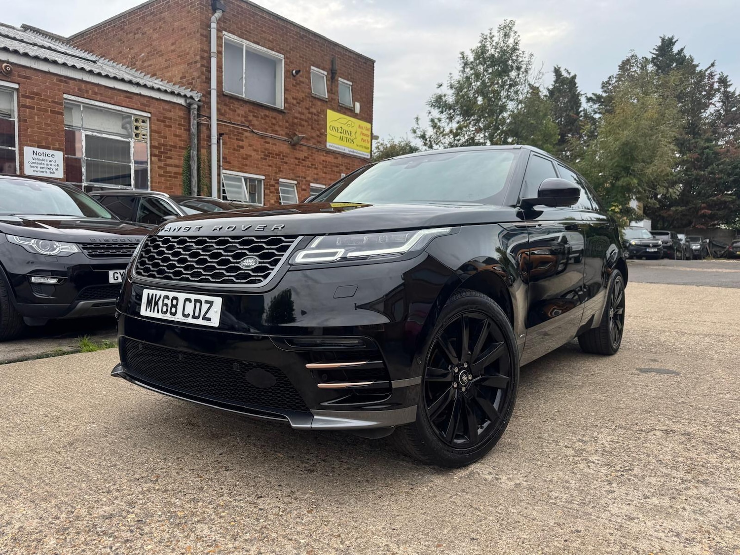 Used Land Rover Range Rover Velar 2018 for sale - 76166345: Photo 2