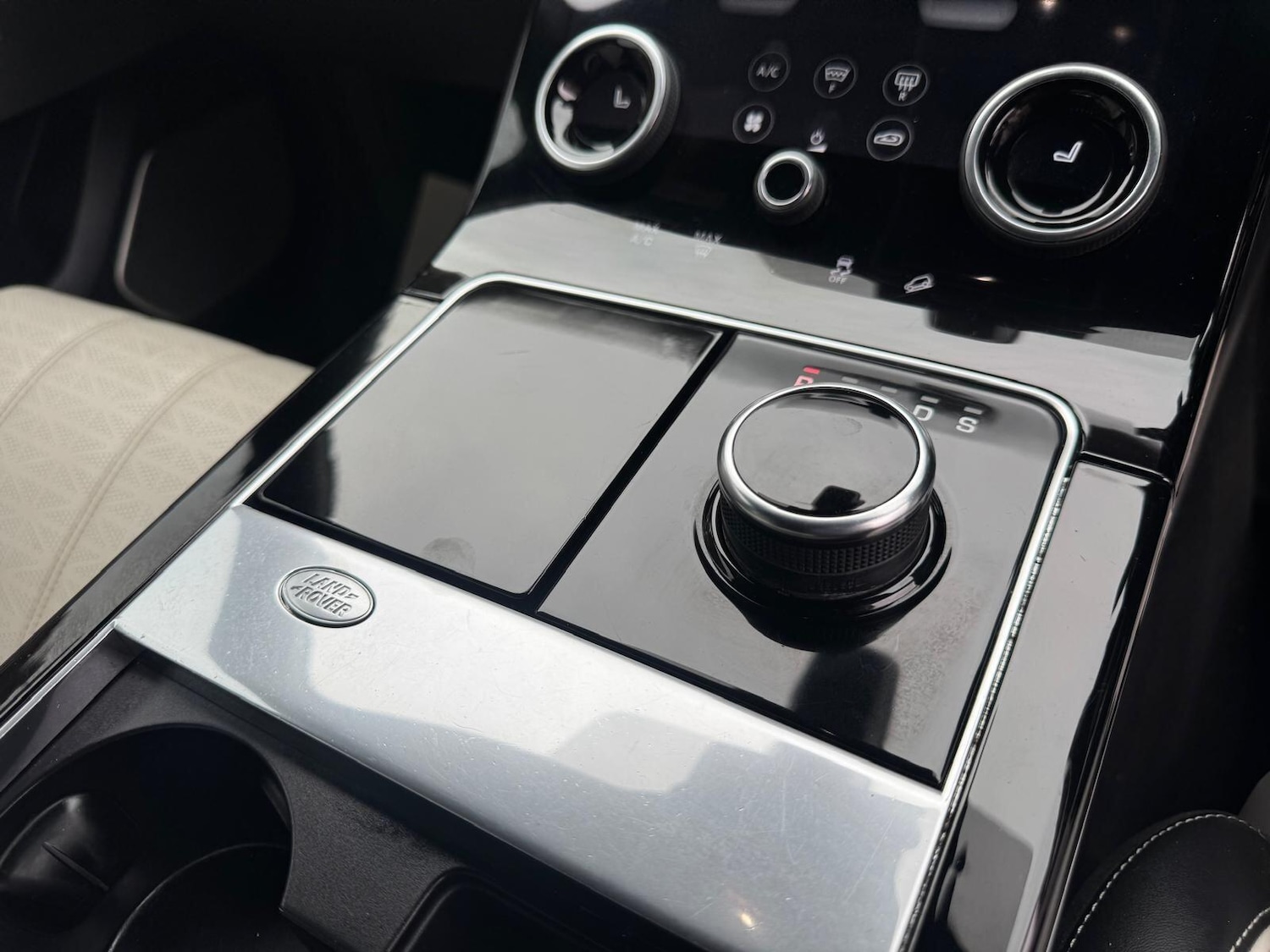 Used Land Rover Range Rover Velar 2018 for sale - 76166345: Photo 46