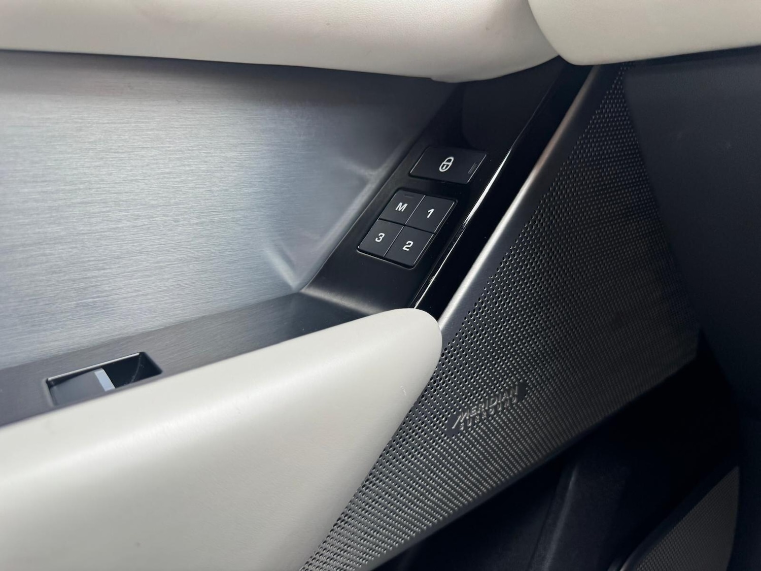 Used Land Rover Range Rover Velar 2018 for sale - 76166345: Photo 53