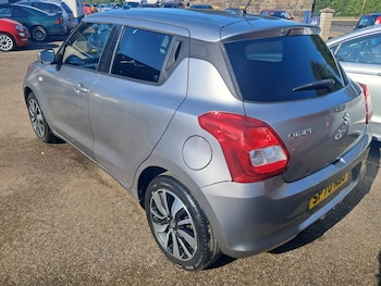 Used Suzuki Swift 2020 for sale - 79329873: Photo