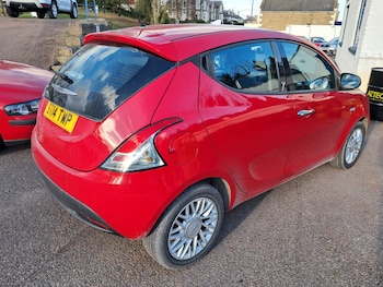 Used Chrysler Ypsilon 2014 for sale - 77890154: Photo