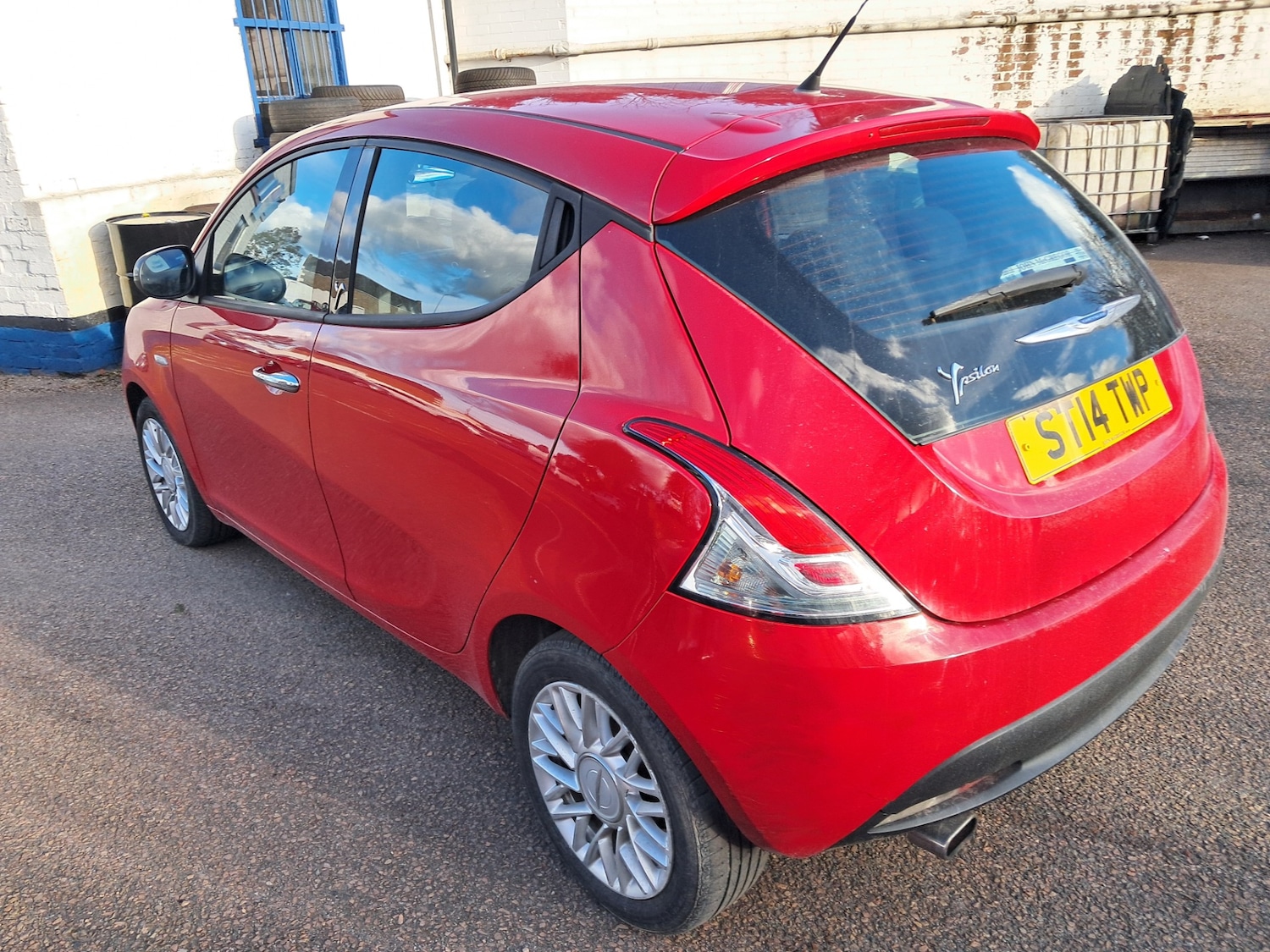 Used Chrysler Ypsilon 2014 for sale - 77890154: Photo 4