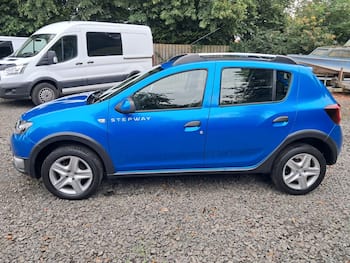 Used Dacia Sandero Stepway 2015 for sale - 79640327: Photo