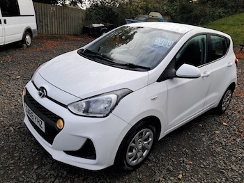 Used Hyundai i10 2018 for sale - 76412677: Photo