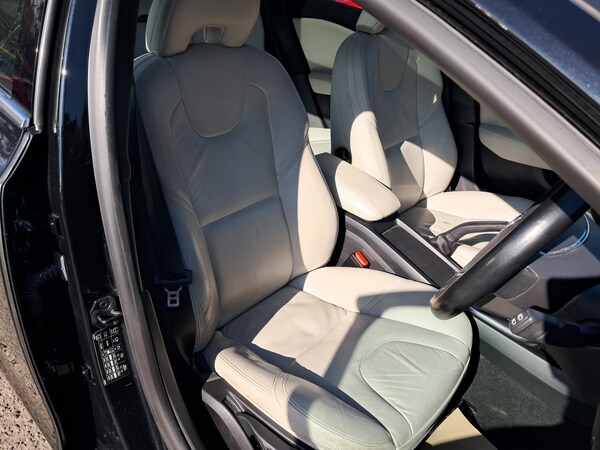 Used Volvo V40 2012 for sale - 74386991: Photo 10