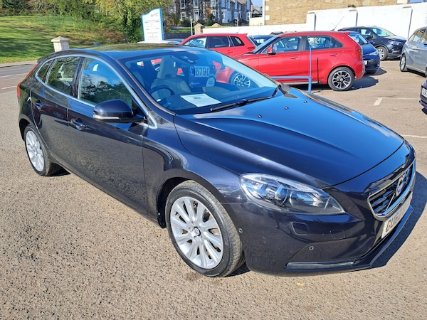 Used Volvo V40 2012 for sale - 74386991: Photo 1