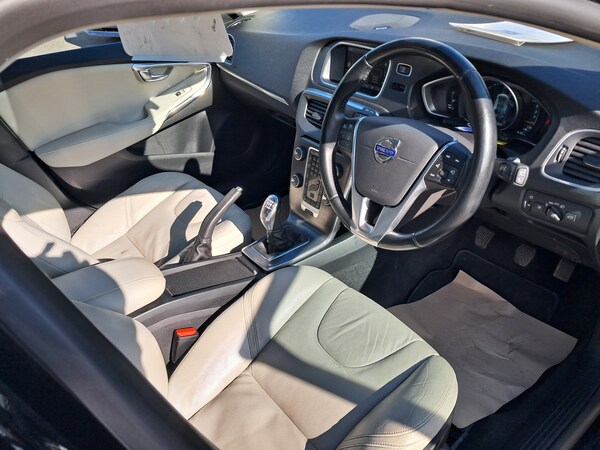 Used Volvo V40 2012 for sale - 74386991: Photo 9