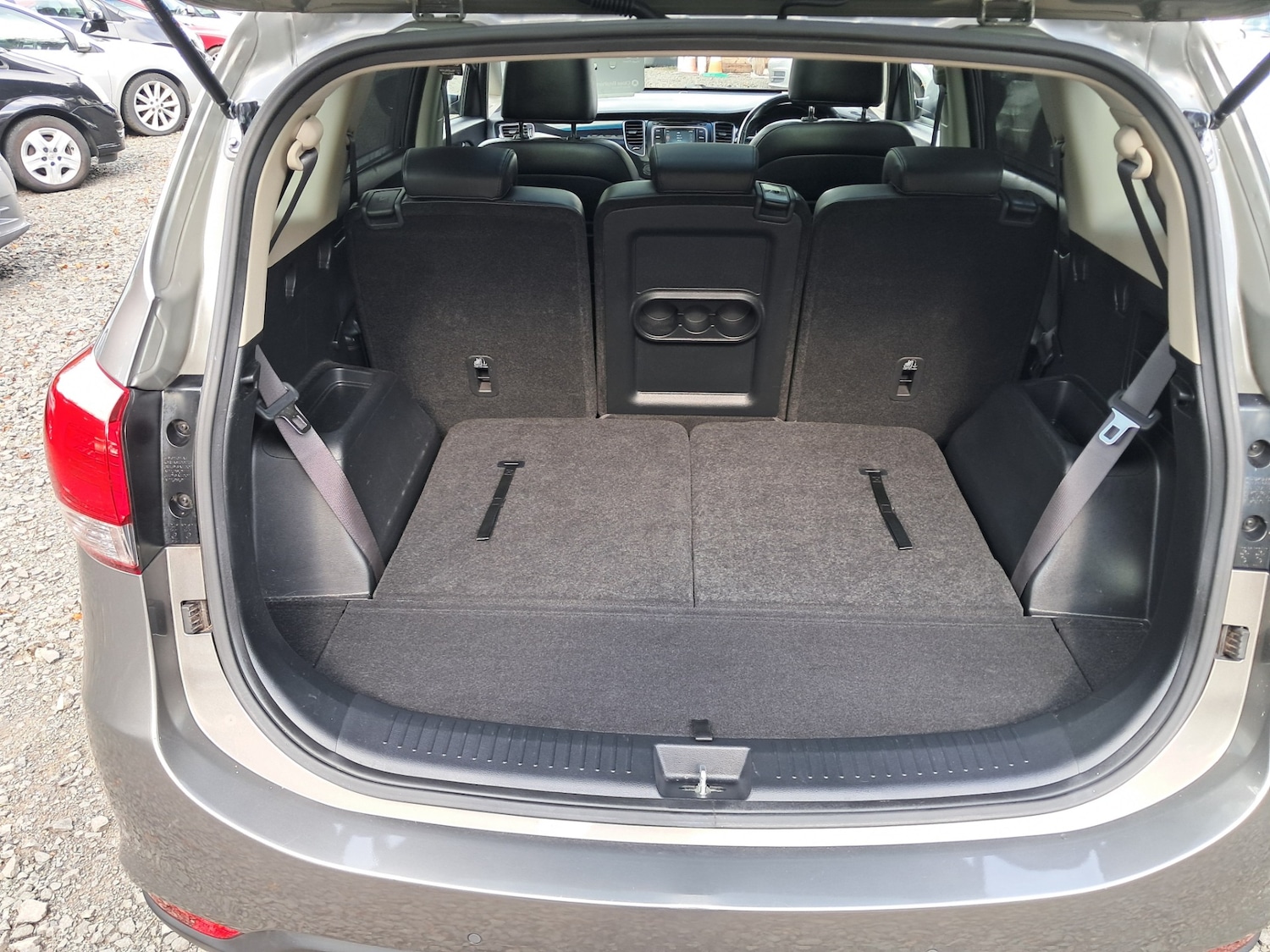 Used Kia Carens 2014 for sale - 75894686: Photo 18