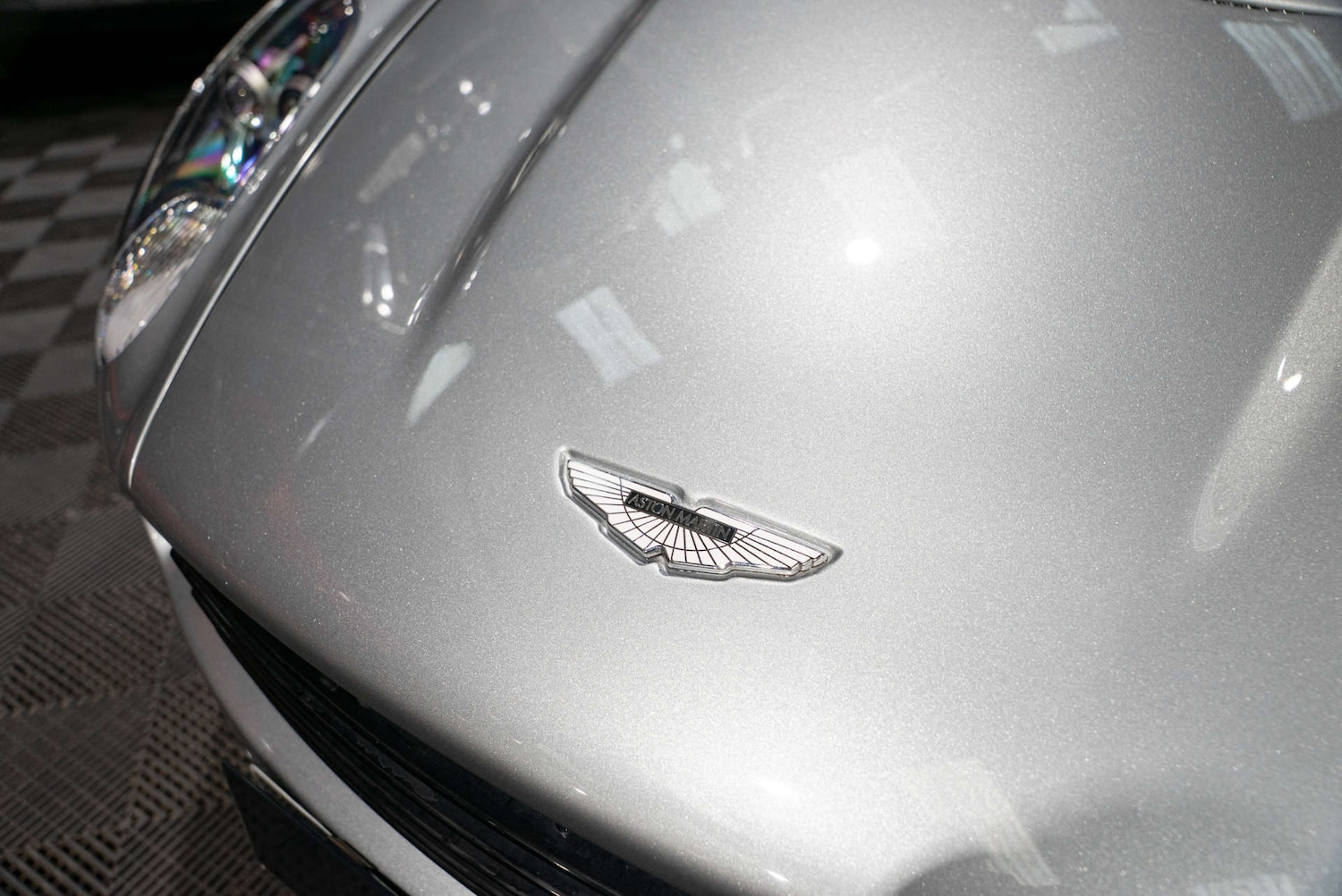 Used Aston Martin DBS 2010 for sale - 77350575: Photo 15