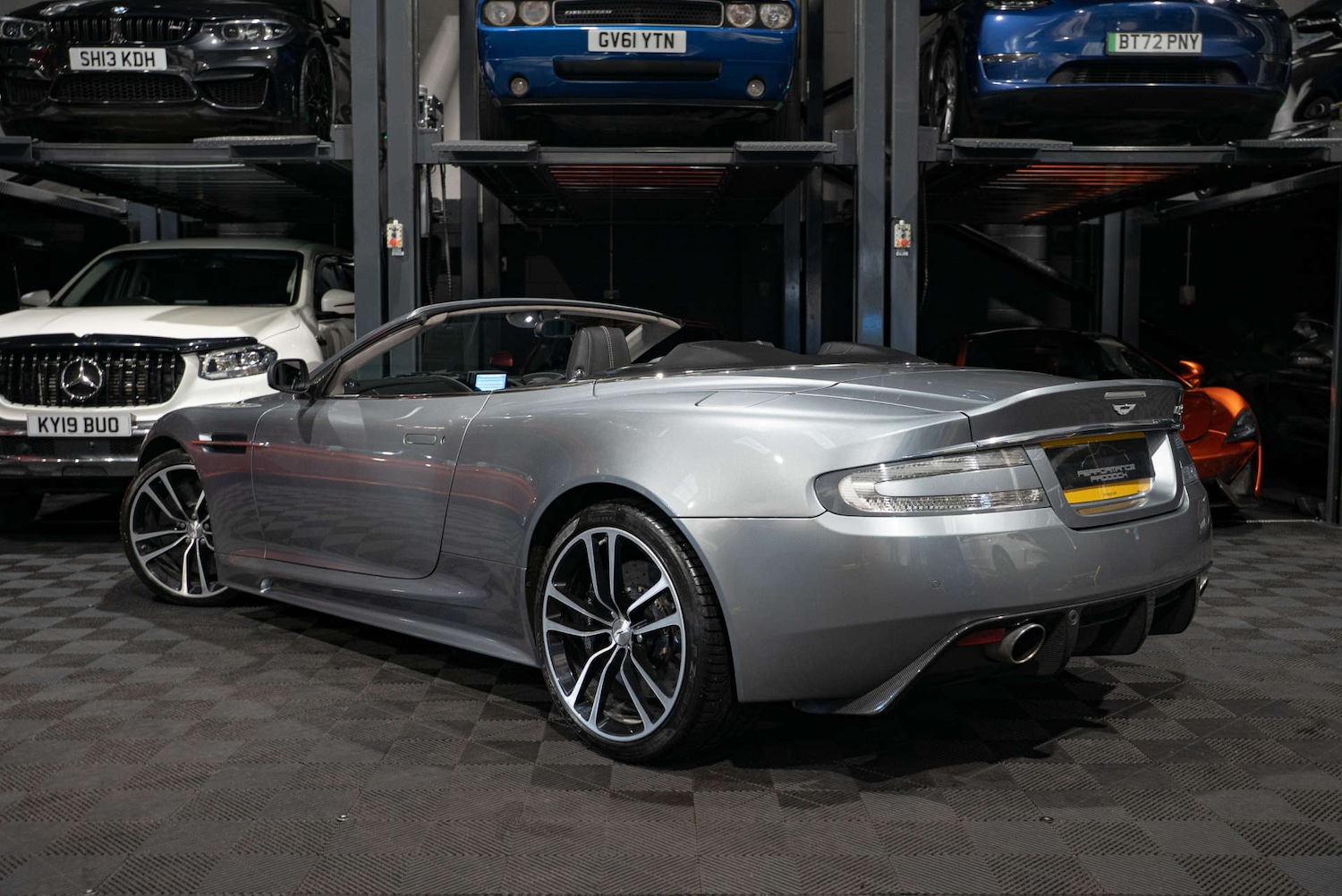Used Aston Martin DBS 2010 for sale - 77350575: Photo 2