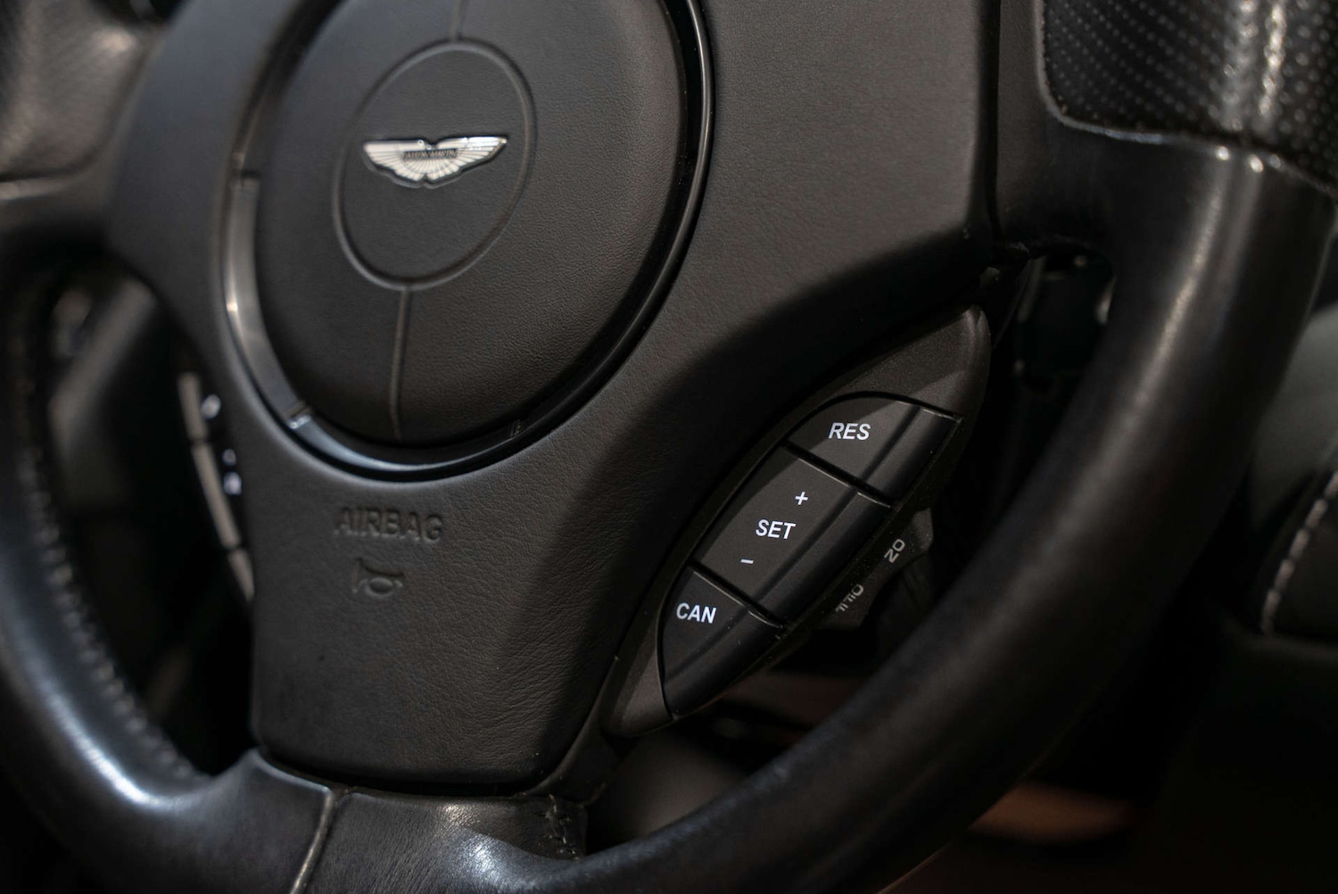 Used Aston Martin DBS 2010 for sale - 77350575: Photo 20