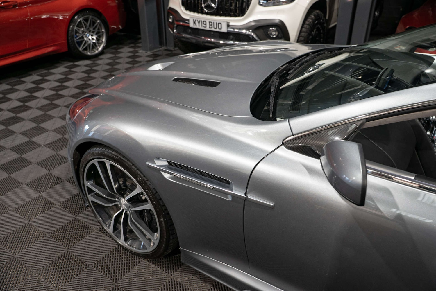 Used Aston Martin DBS 2010 for sale - 77350575: Photo 23