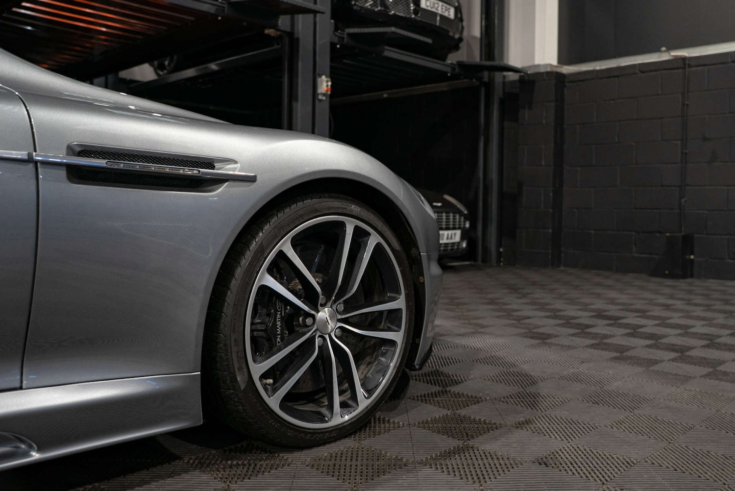 Used Aston Martin DBS 2010 for sale - 77350575: Photo 28