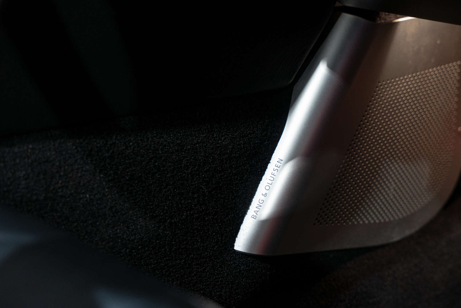 Used Aston Martin DBS 2010 for sale - 77350575: Photo 30