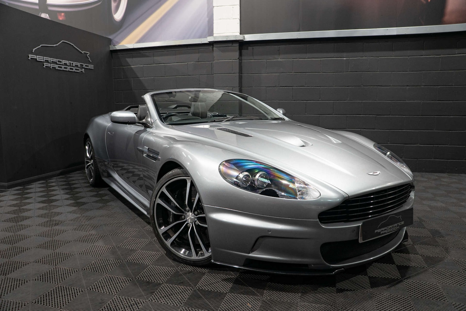 Used Aston Martin DBS 2010 for sale - 77350575: Photo 5