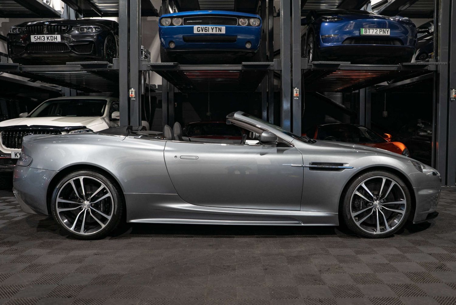 Used Aston Martin DBS 2010 for sale - 77350575: Photo 8