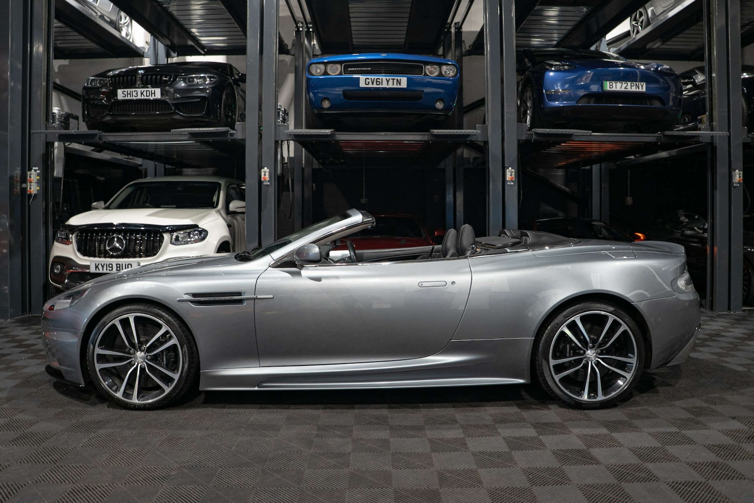 Used Aston Martin DBS 2010 for sale - 77350575: Photo 9