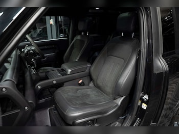 Used Land Rover Defender 2021 for sale - 78778725: Photo