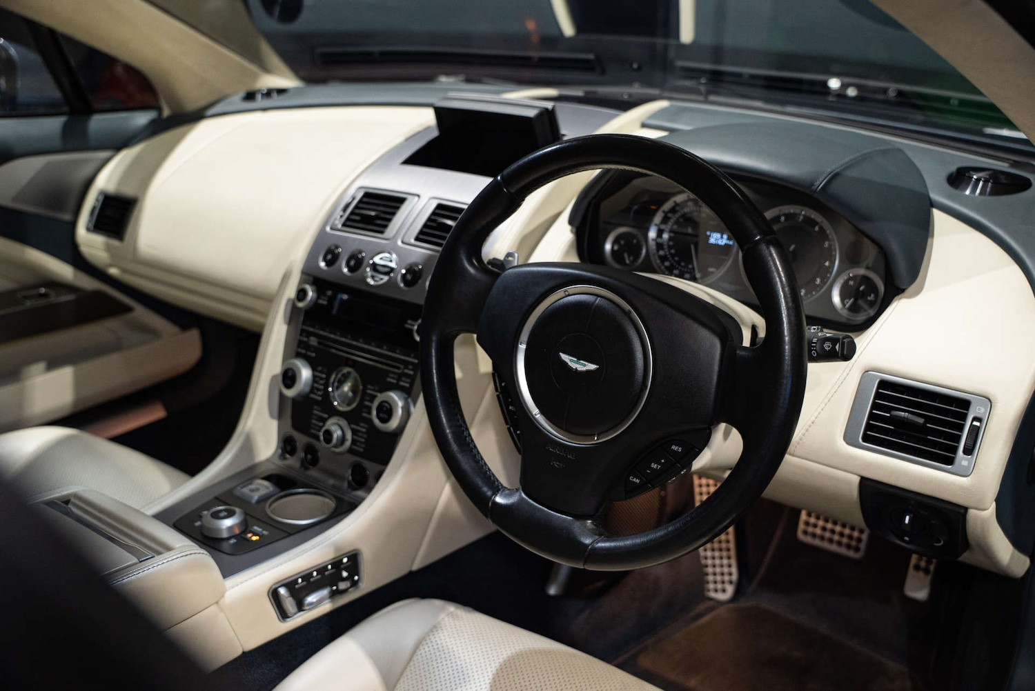 Used Aston Martin Rapide 2010 for sale - 77905880: Photo 11