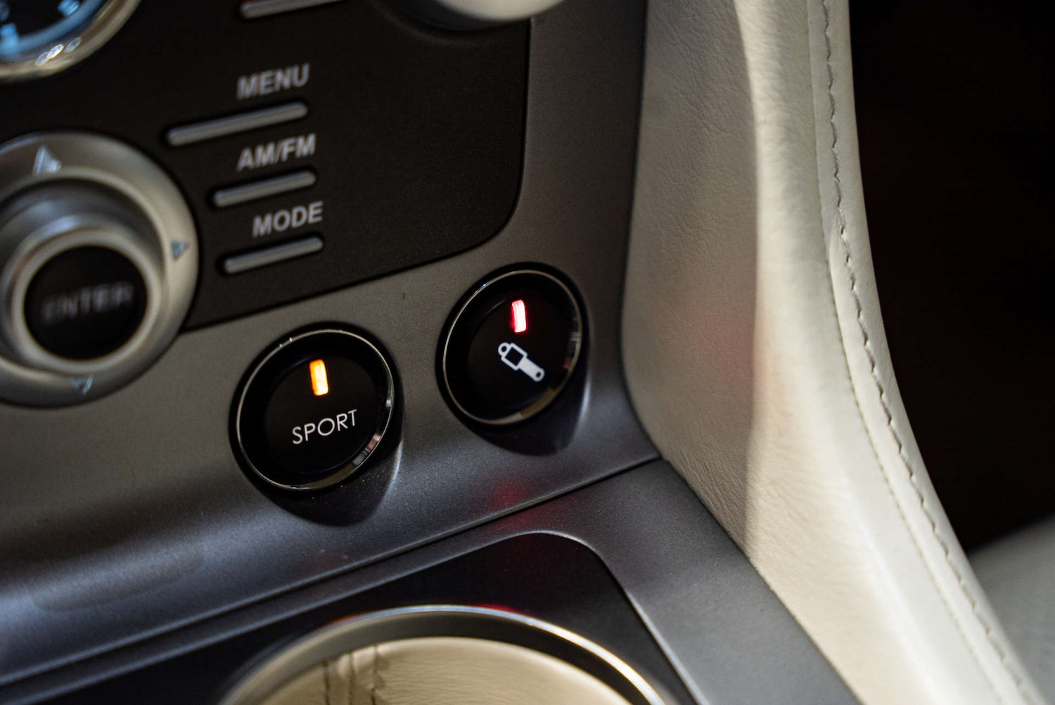 Used Aston Martin Rapide 2010 for sale - 77905880: Photo 25