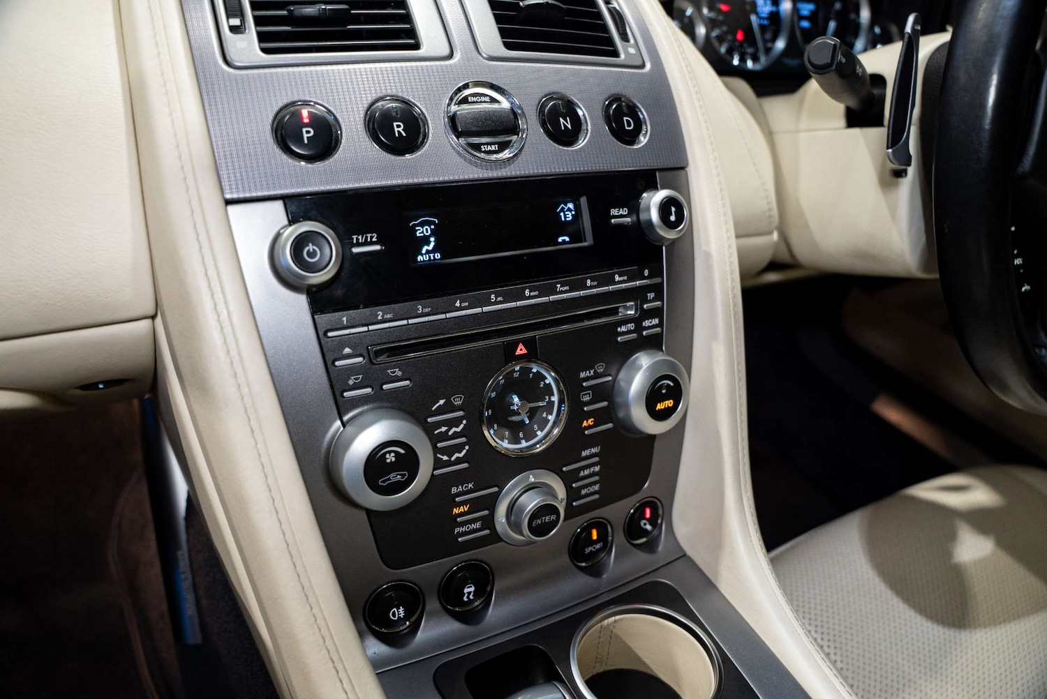 Used Aston Martin Rapide 2010 for sale - 77905880: Photo 27