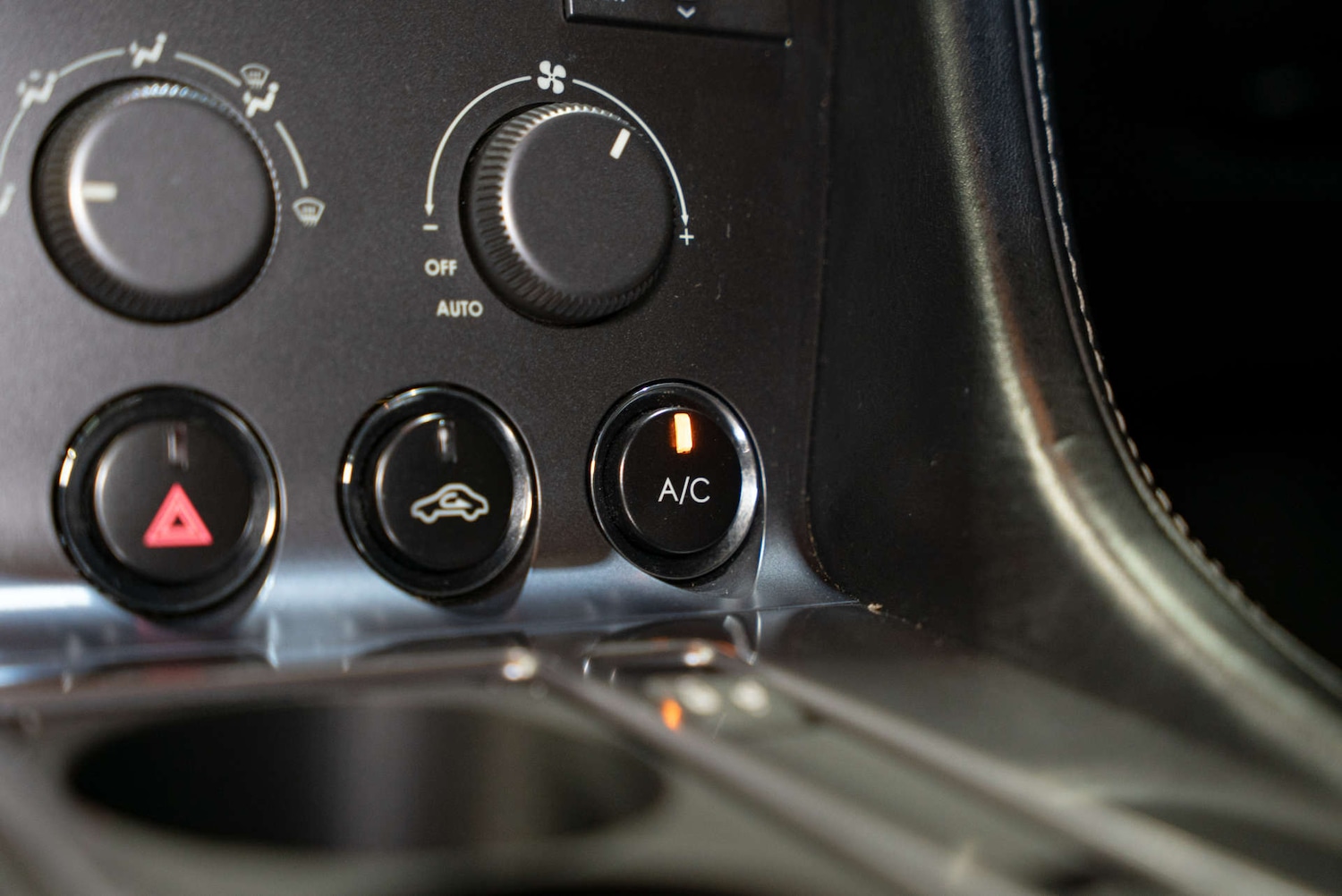 Used Aston Martin DB9 2005 for sale - 77329454: Photo 14