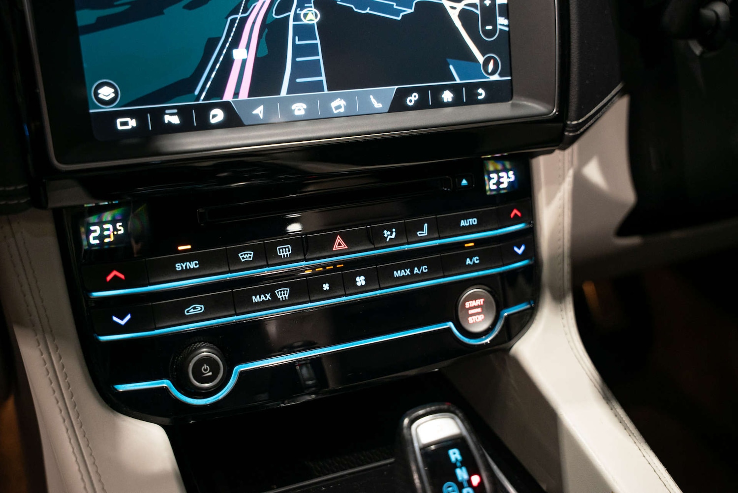 Used Jaguar F-Pace 2020 for sale - 77548572: Photo 17