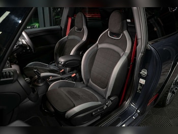 Used MINI Hatch 2020 for sale - 78003819: Photo