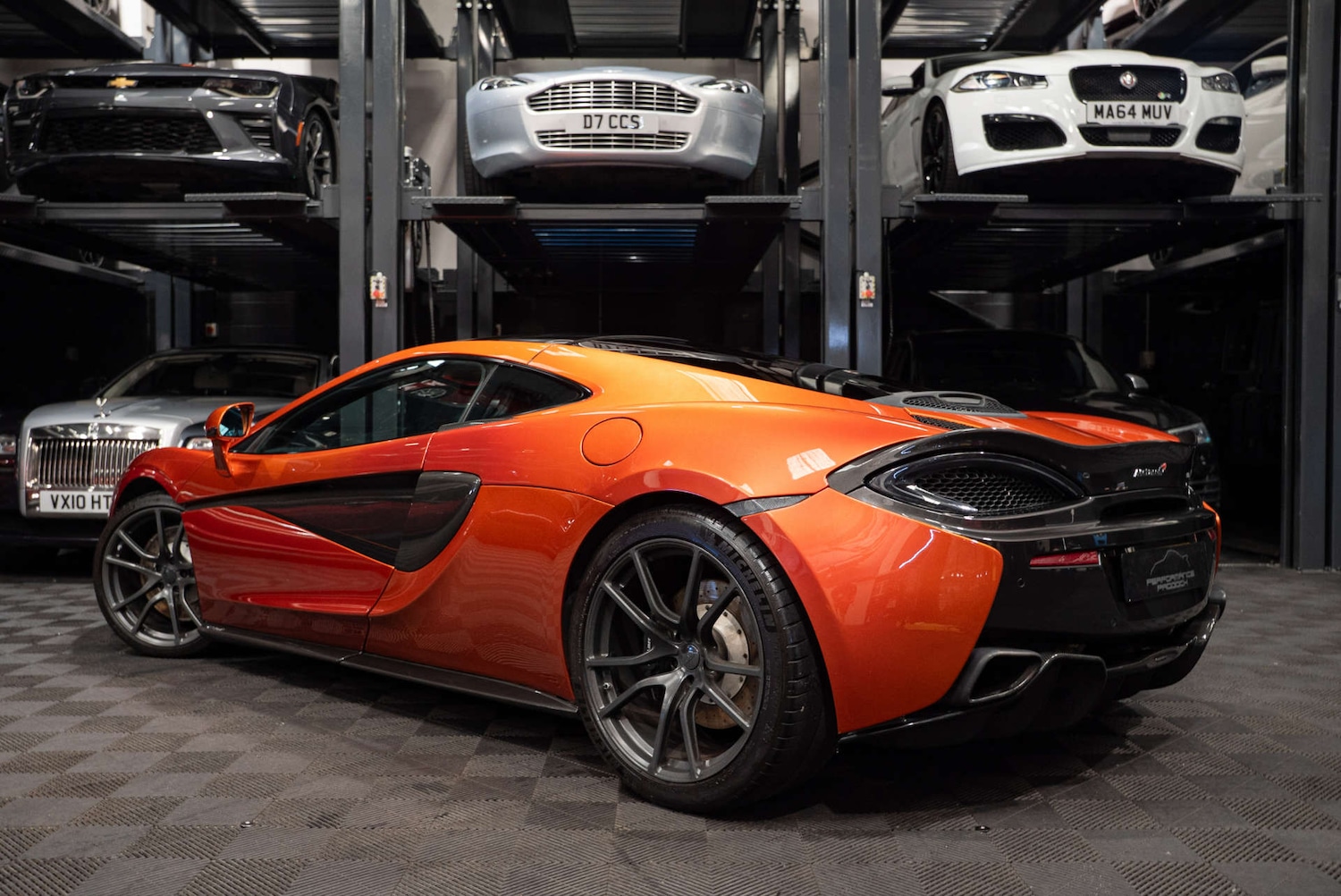 Used McLaren 570GT 2017 for sale - 77249059: Photo 2