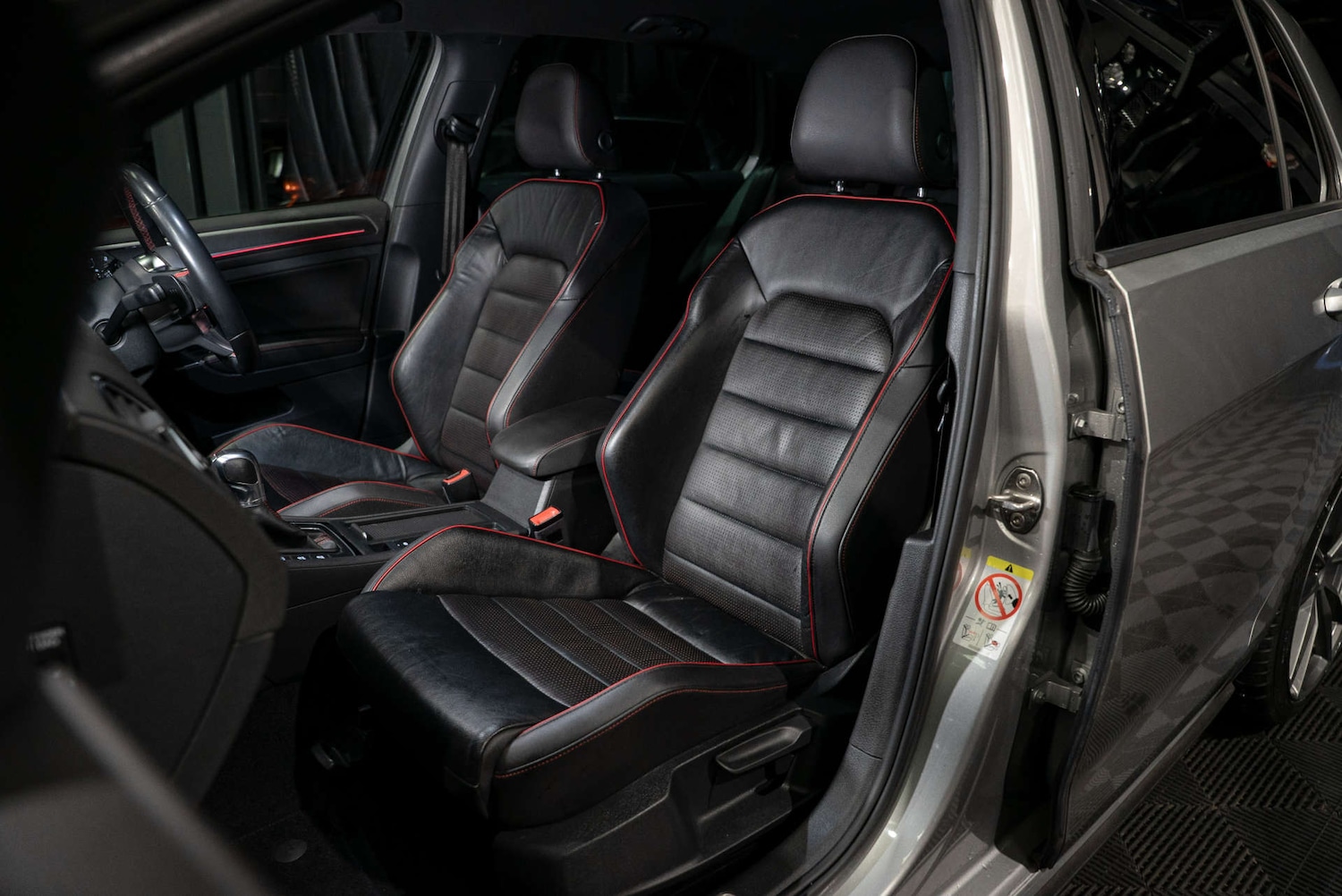 Used Volkswagen Golf 2018 for sale - 77249083: Photo 3