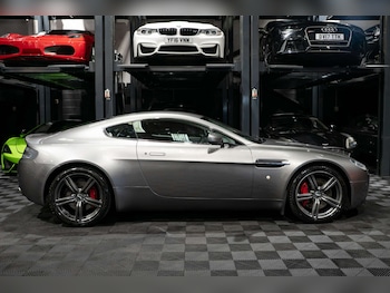 Used Aston Martin Vantage 2008 for sale - 77629528: Photo