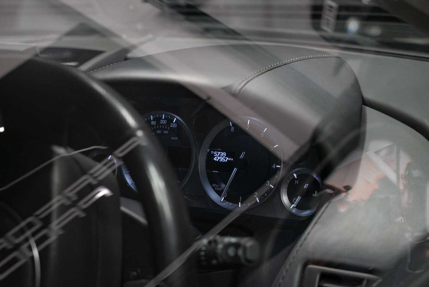 Used Aston Martin Vantage 2015 for sale - 77249061: Photo 16