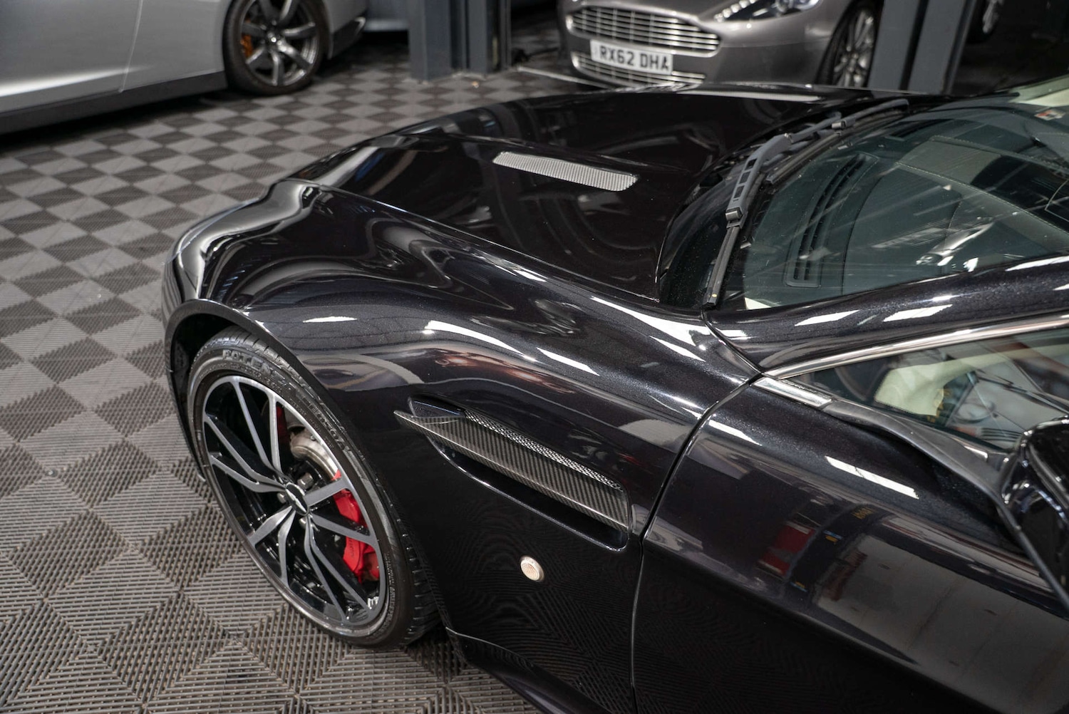 Used Aston Martin Vantage 2015 for sale - 77249061: Photo 23