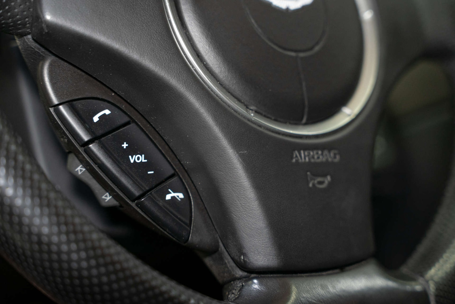 Used Aston Martin Vantage 2015 for sale - 77249061: Photo 25