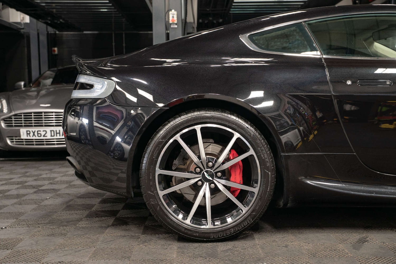 Used Aston Martin Vantage 2015 for sale - 77249061: Photo 28