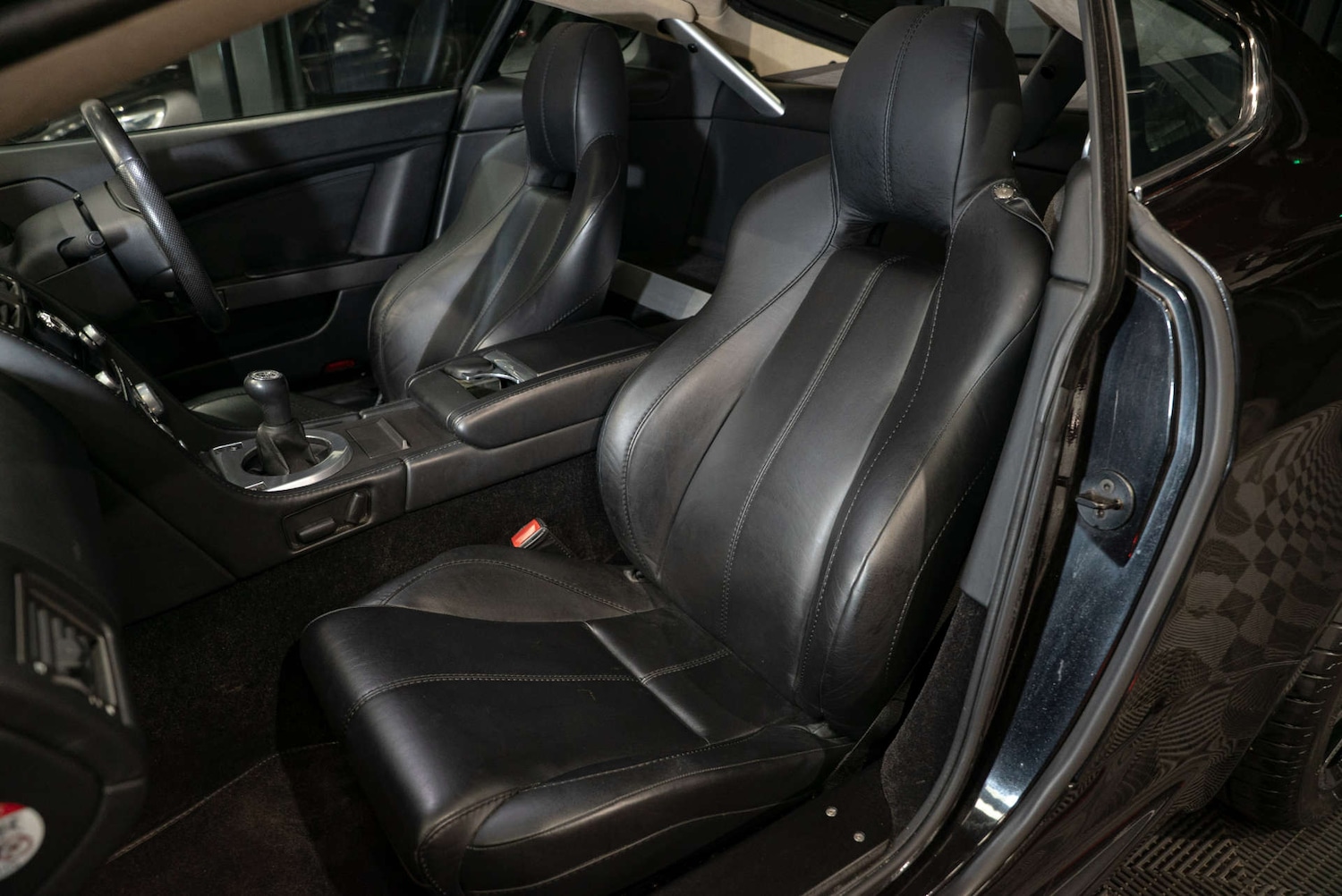 Used Aston Martin Vantage 2015 for sale - 77249061: Photo 3