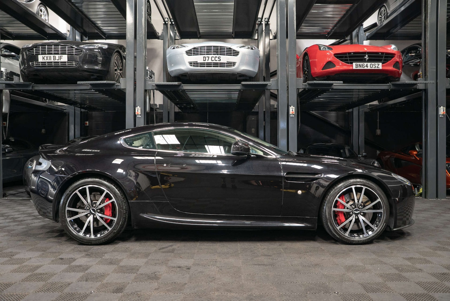 Used Aston Martin Vantage 2015 for sale - 77249061: Photo 8