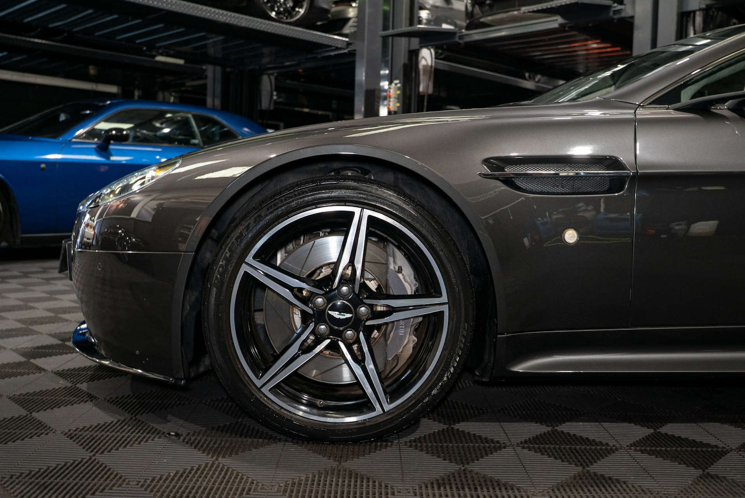 Used Aston Martin Vantage 2016 for sale - 77249080: Photo 11