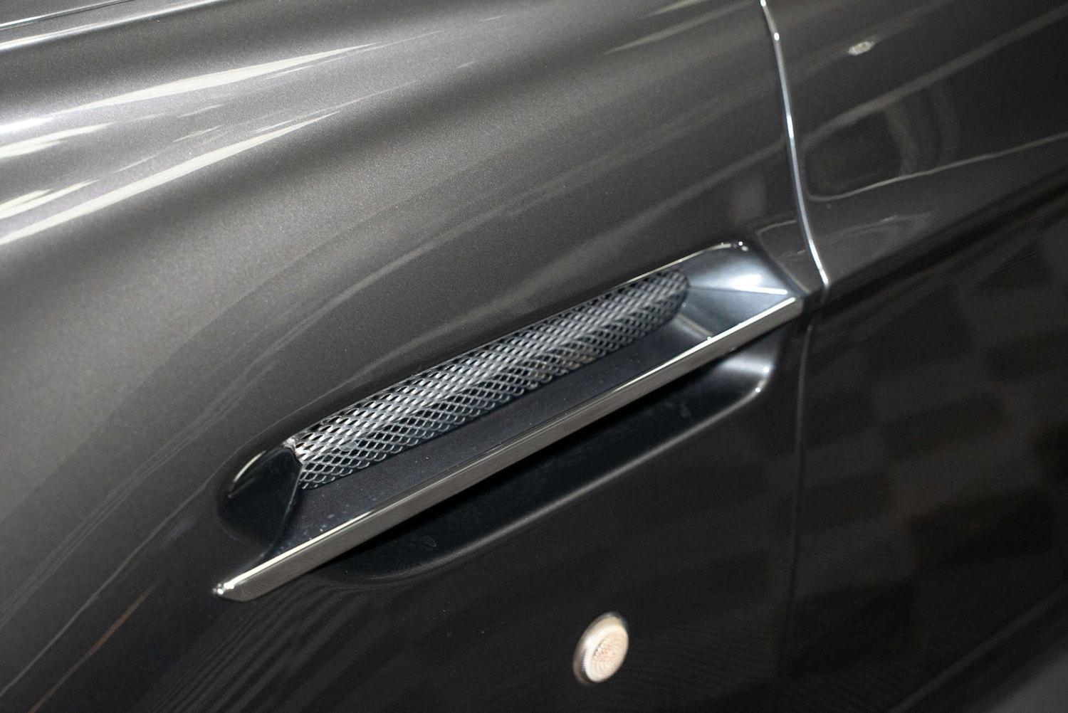 Used Aston Martin Vantage 2016 for sale - 77249080: Photo 14